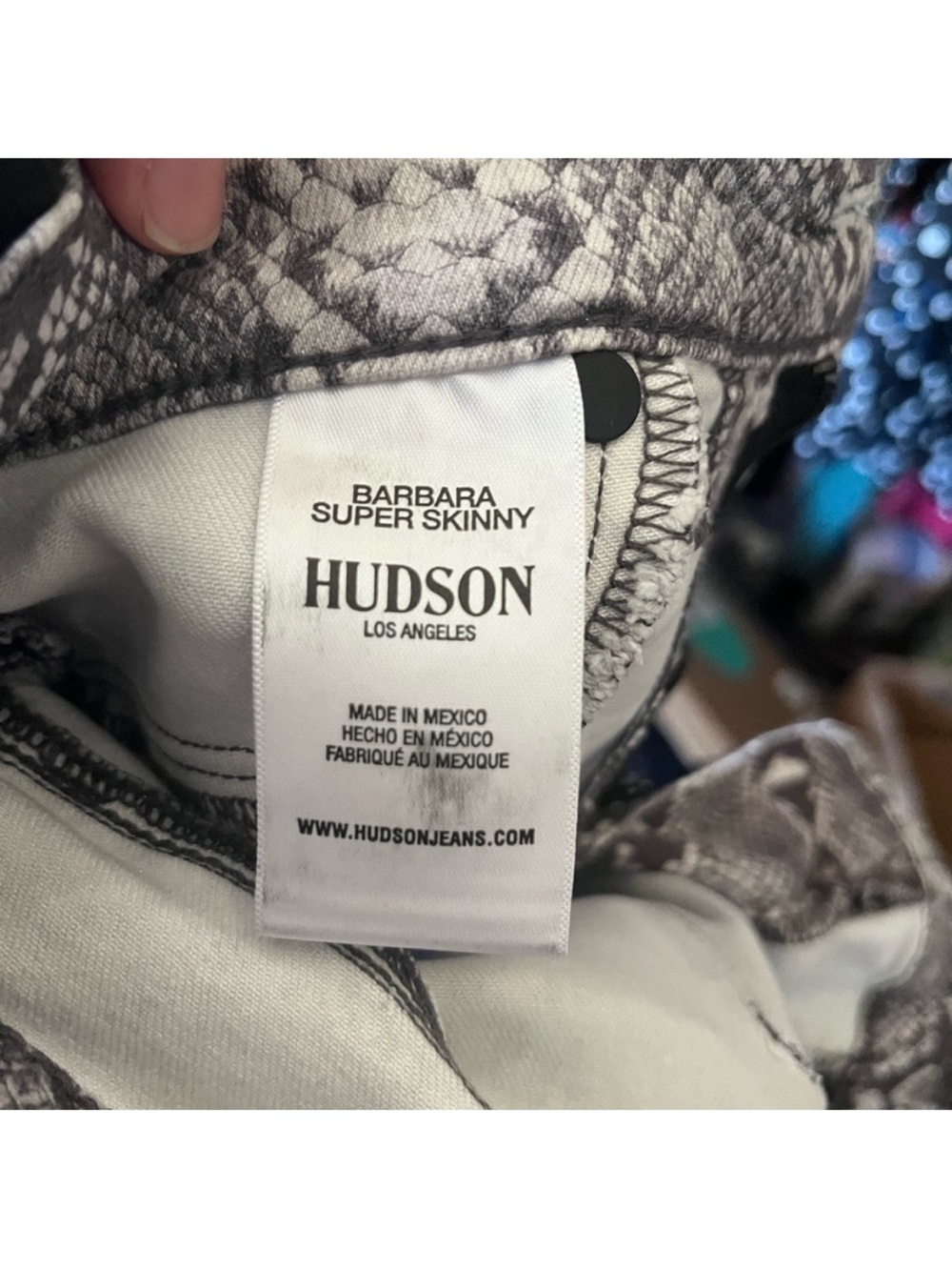 Hudson Barbara Snake Print Mid Rise Skinny Jeans 26 Gray Animal Print Stretch - Picture 6 of 6